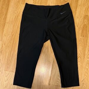 Nike High-Waisted Capri Leggings